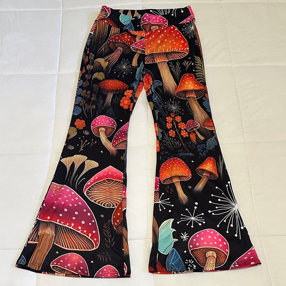 Colorful Mushroom Print Flared Leggings